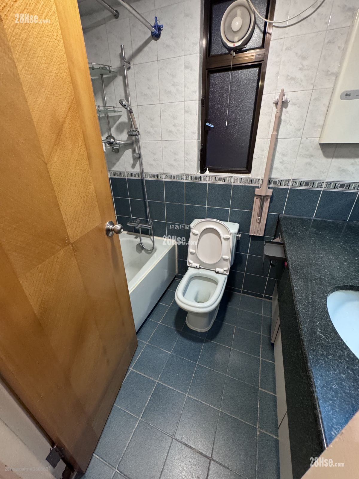 浩景臺 售盤 3 房 , 2 浴室 631 平方呎