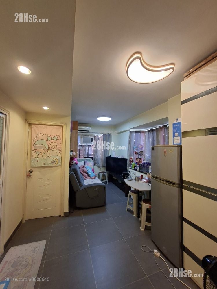 Rich Building Sell 1 Bedroom 297 ft²