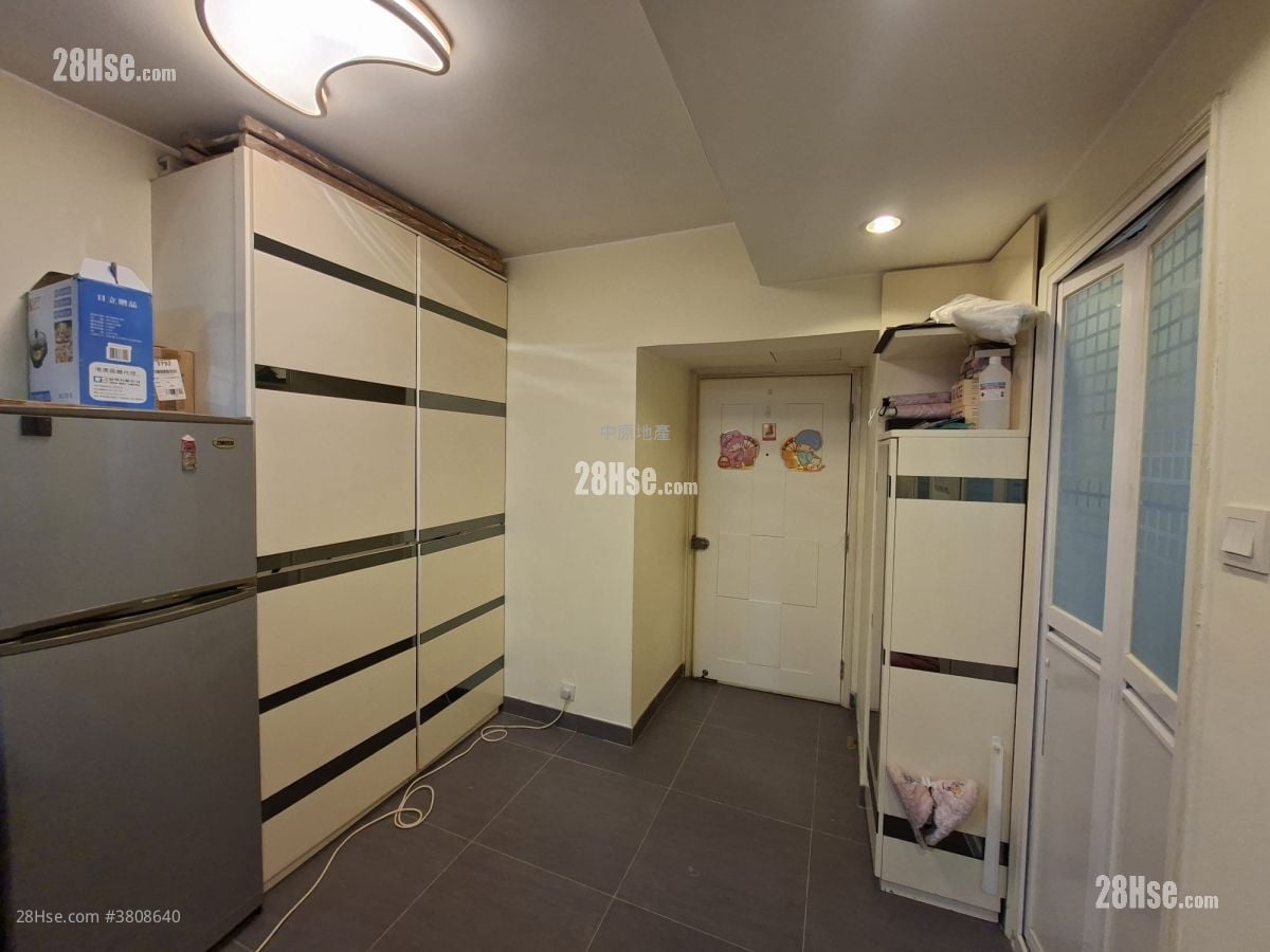 Rich Building Sell 1 Bedroom 297 ft²