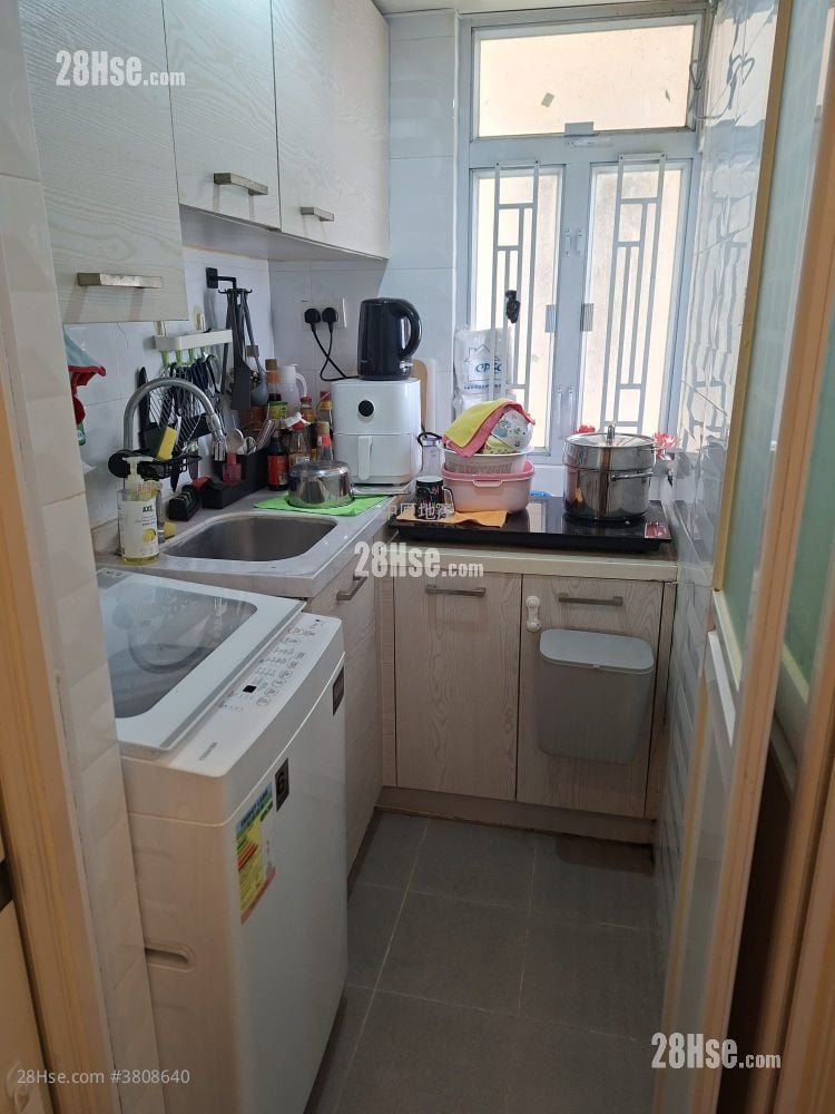 Rich Building Sell 1 Bedroom 297 ft²