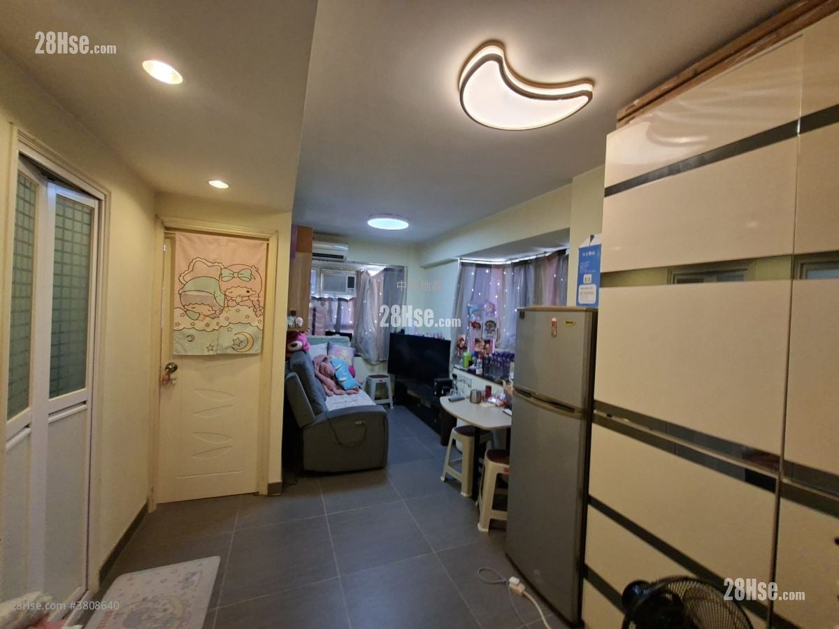 Rich Building Sell 1 Bedroom 297 ft²