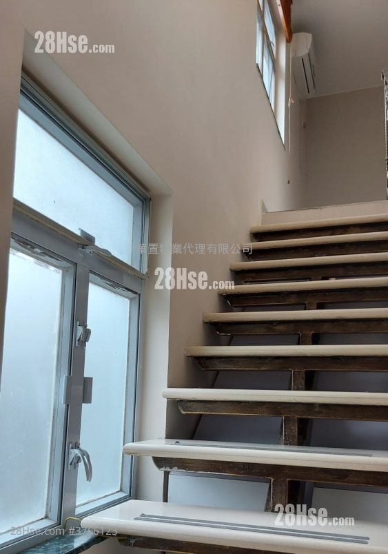 Village House Sell 4 Bedrooms , 3 Bathrooms