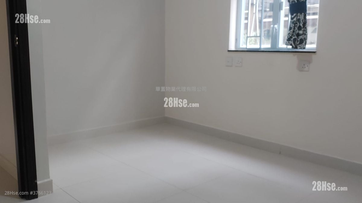 Village House Sell 4 Bedrooms , 3 Bathrooms