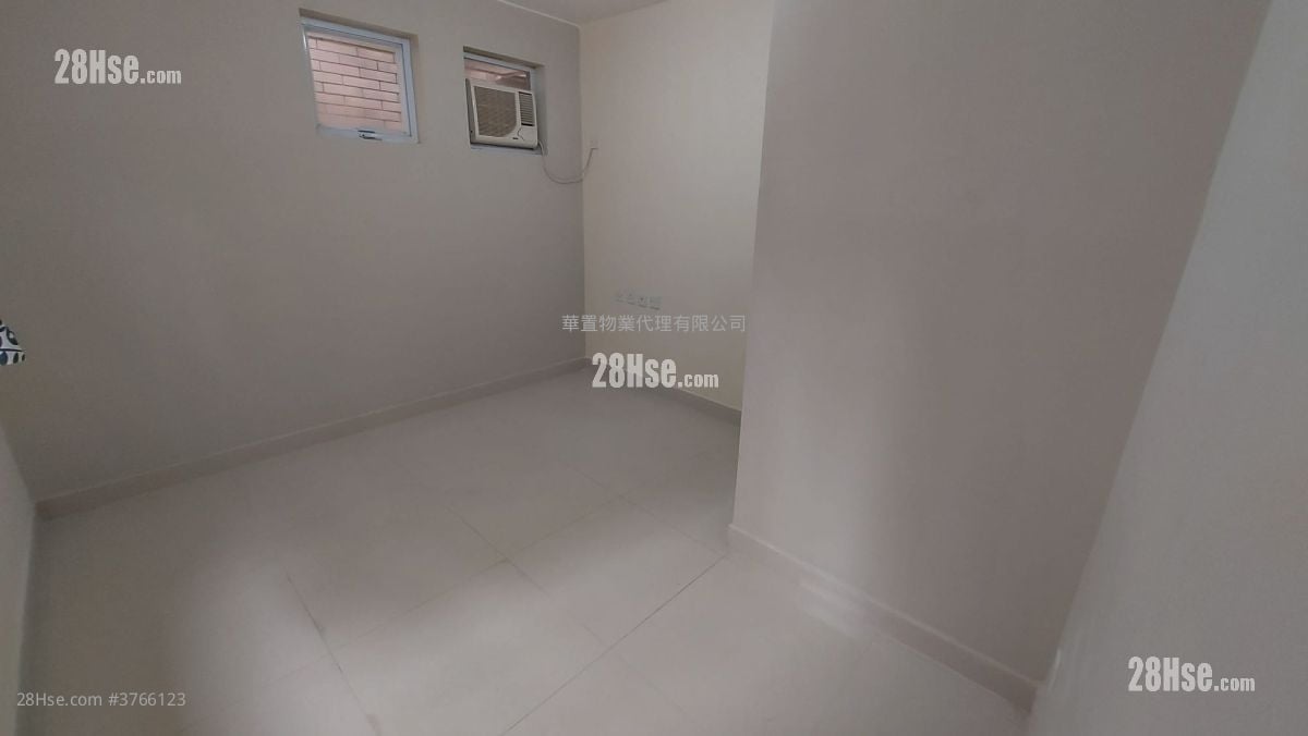 Village House Sell 4 Bedrooms , 3 Bathrooms