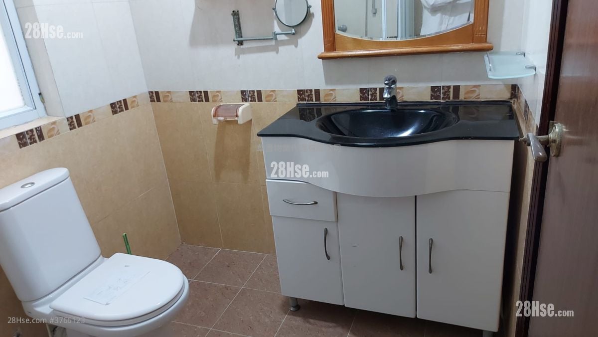 Village House Sell 4 Bedrooms , 3 Bathrooms