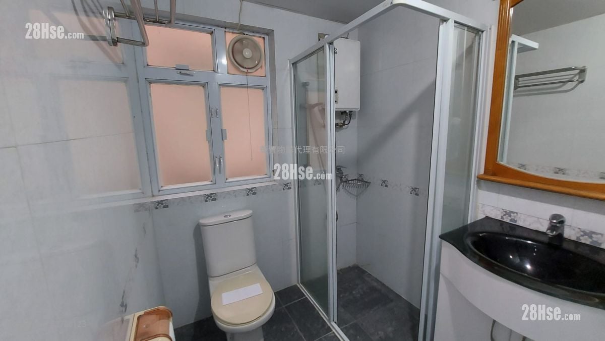 Village House Sell 4 Bedrooms , 3 Bathrooms