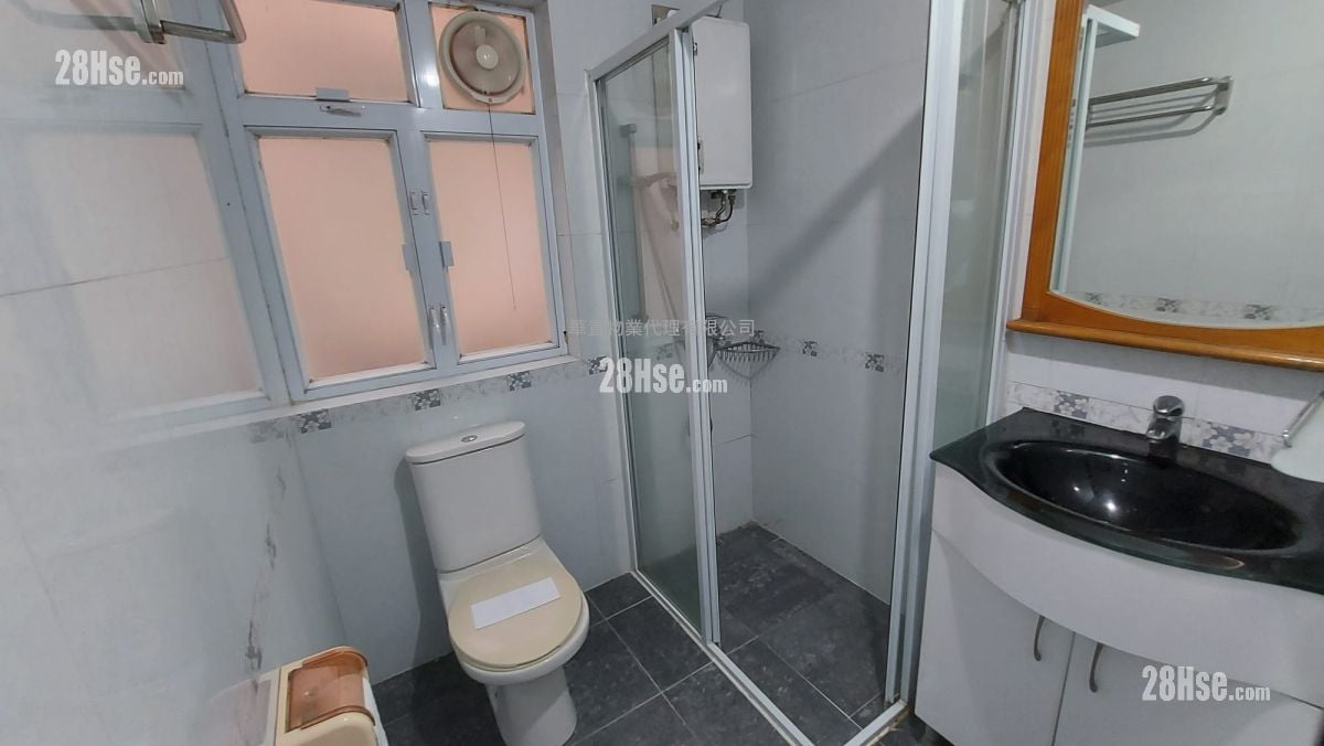 Village House Sell 4 Bedrooms , 3 Bathrooms