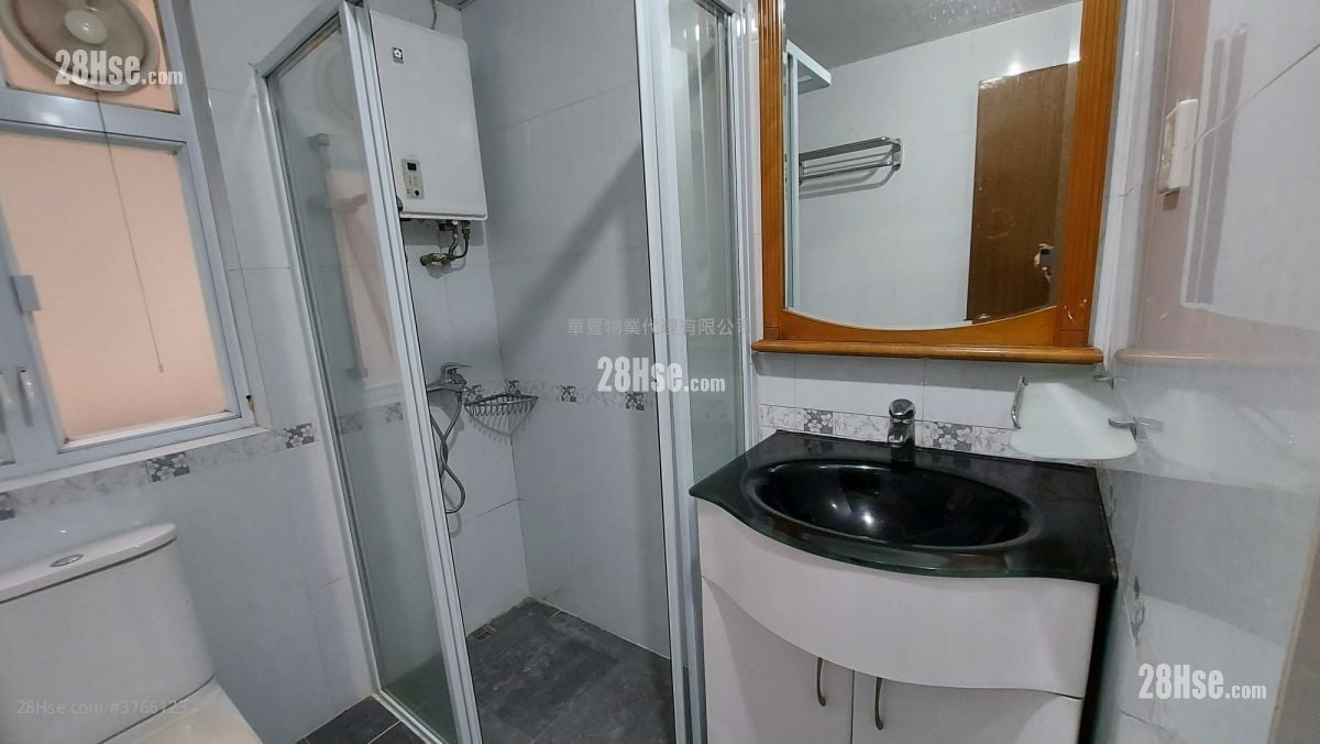 Village House Sell 4 Bedrooms , 3 Bathrooms