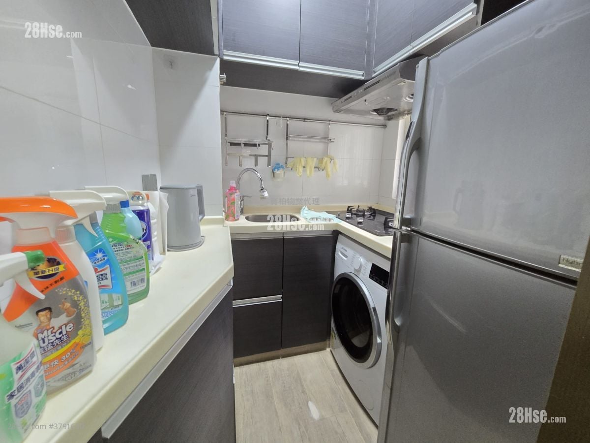 Treasure Court Rental 2 Bedrooms , 1 Bathroom 301 ft²