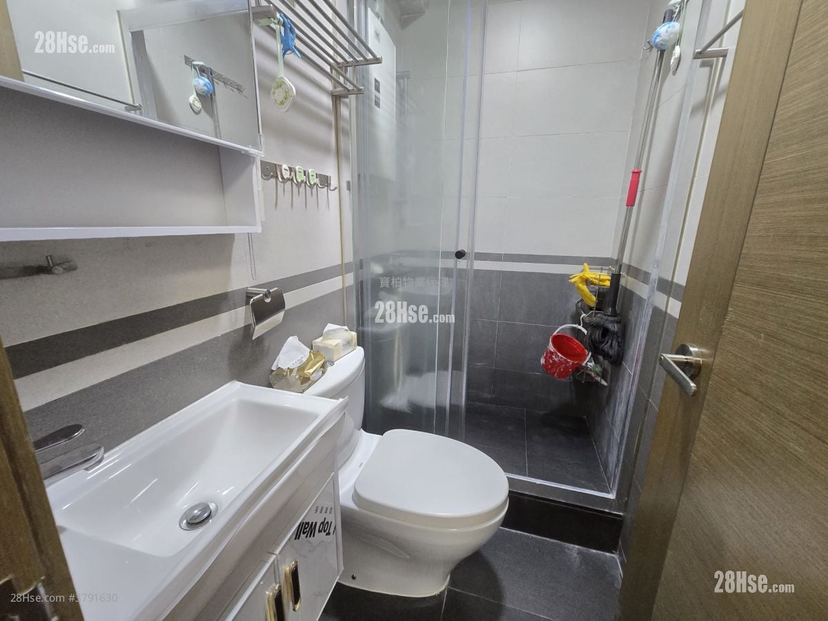 Treasure Court Rental 2 Bedrooms , 1 Bathroom 301 ft²