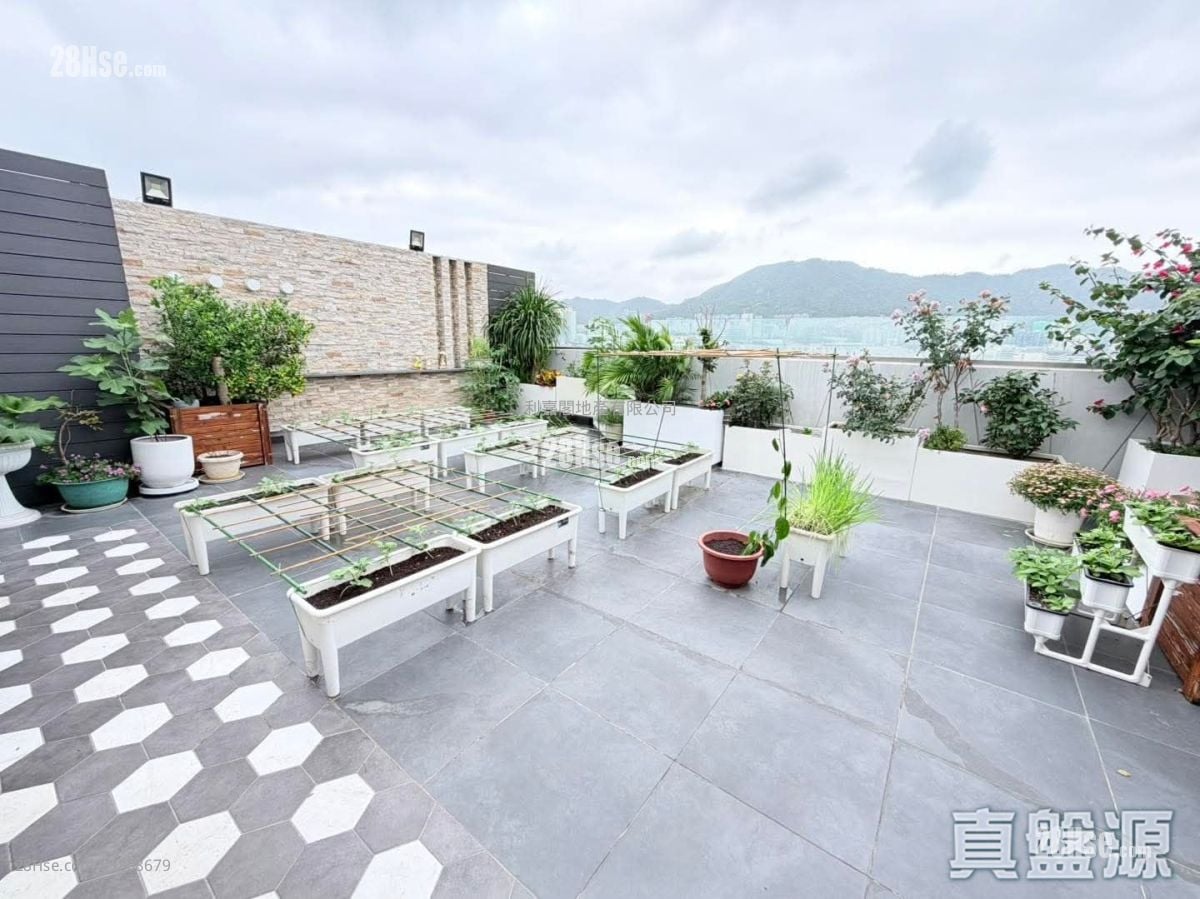 Ming Court Sell 4 Bedrooms , 4 Bathrooms 2,271 ft²