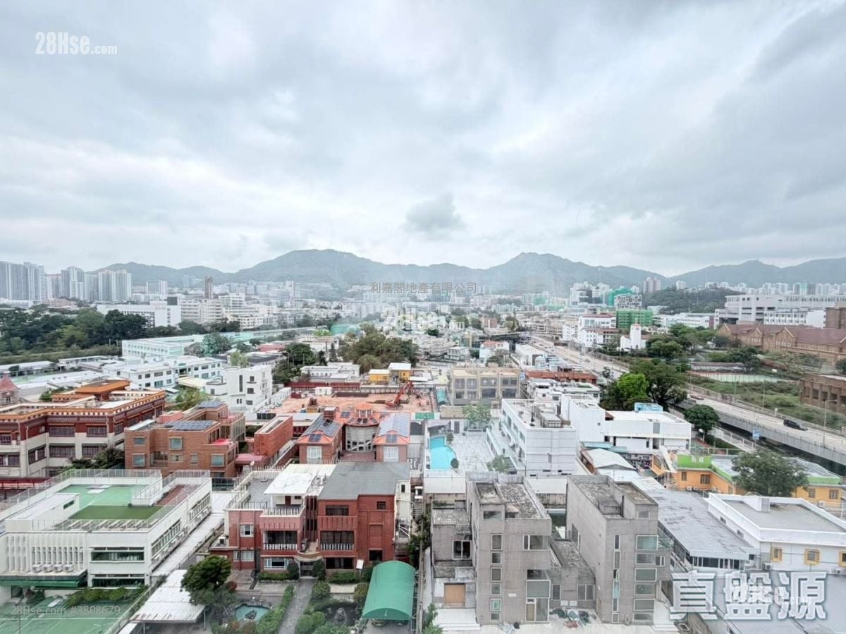 Ming Court Sell 4 Bedrooms , 4 Bathrooms 2,271 ft²