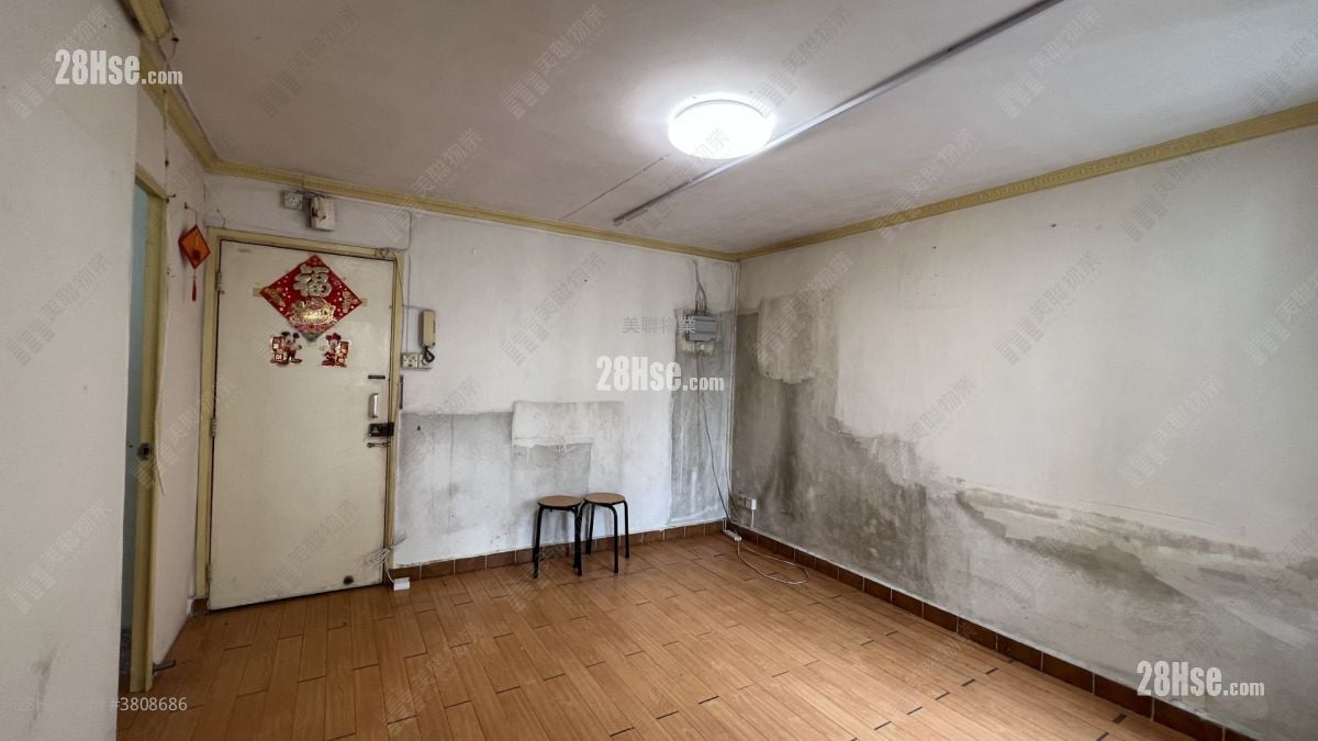 Ching Shing Court Sell 2 Bedrooms , 1 Bathroom 381 ft²