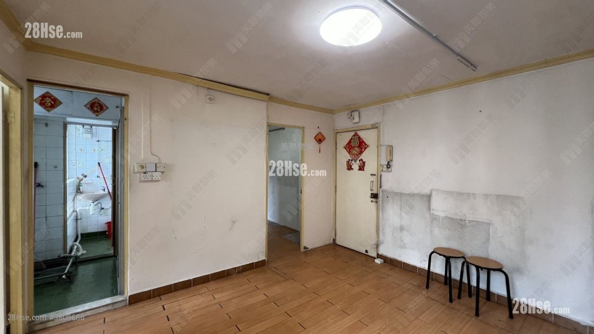 Ching Shing Court Sell 2 Bedrooms , 1 Bathroom 381 ft²