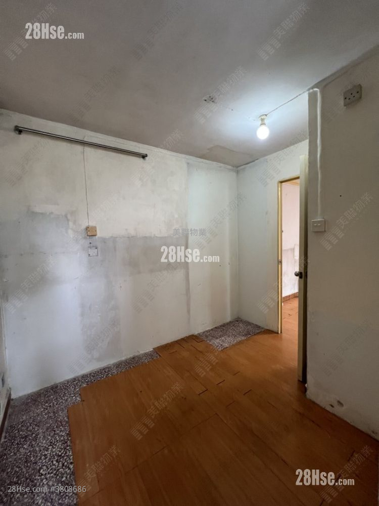 Ching Shing Court Sell 2 Bedrooms , 1 Bathroom 381 ft²