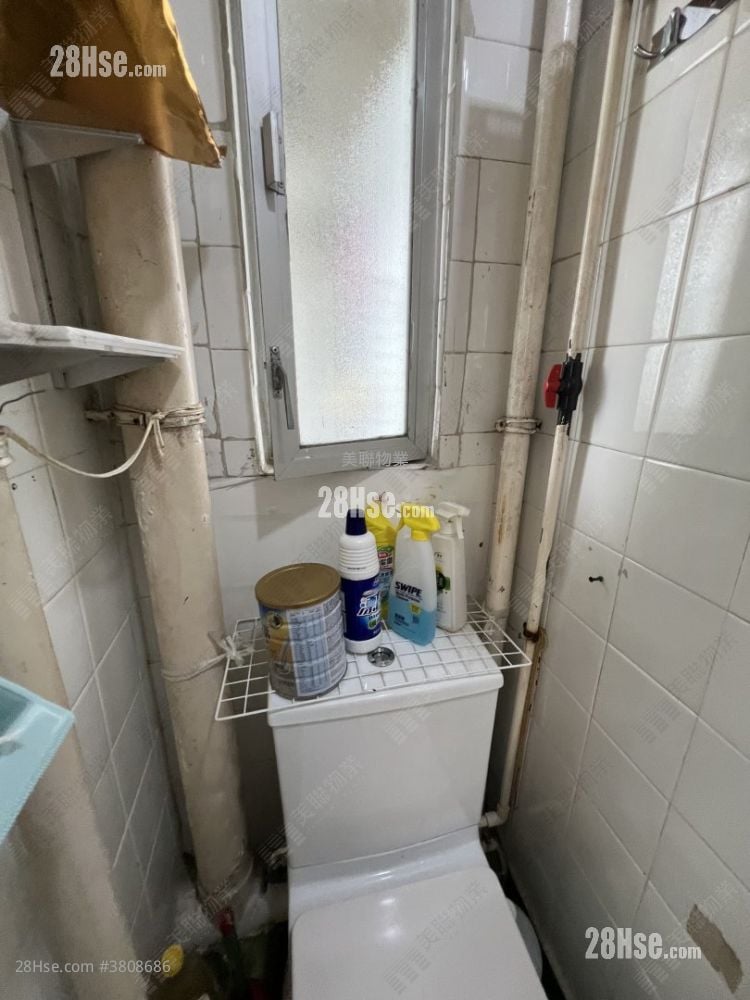 Ching Shing Court Sell 2 Bedrooms , 1 Bathroom 381 ft²