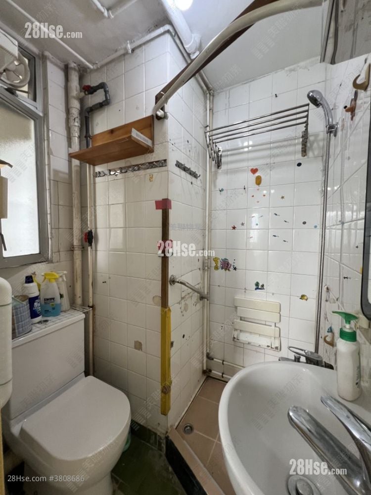 Ching Shing Court Sell 2 Bedrooms , 1 Bathroom 381 ft²