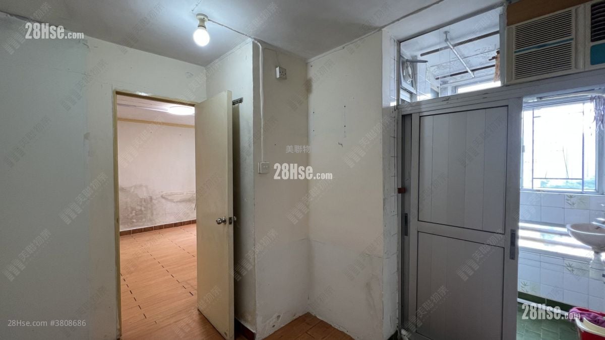 Ching Shing Court Sell 2 Bedrooms , 1 Bathroom 381 ft²