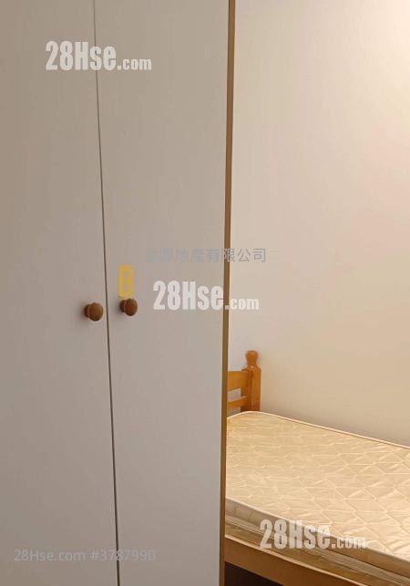 Edward Mansion Rental 5+ Bedrooms , 1 Bathroom 80 ft²