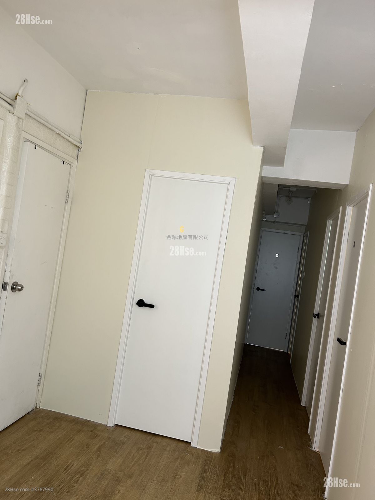 Edward Mansion Rental 5+ Bedrooms , 1 Bathroom 80 ft²