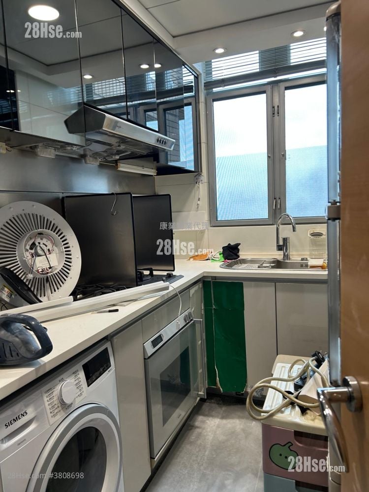 Manhattan Hill Rental 2 Bedrooms 558 ft²