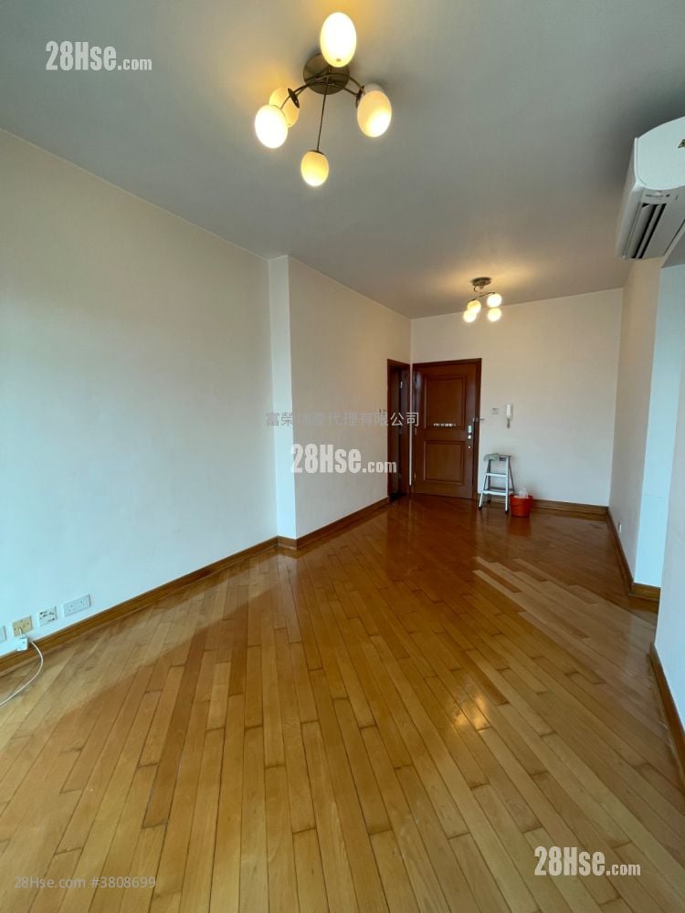 Royal Peninsula Sell 2 Bedrooms , 1 Bathroom 563 ft²