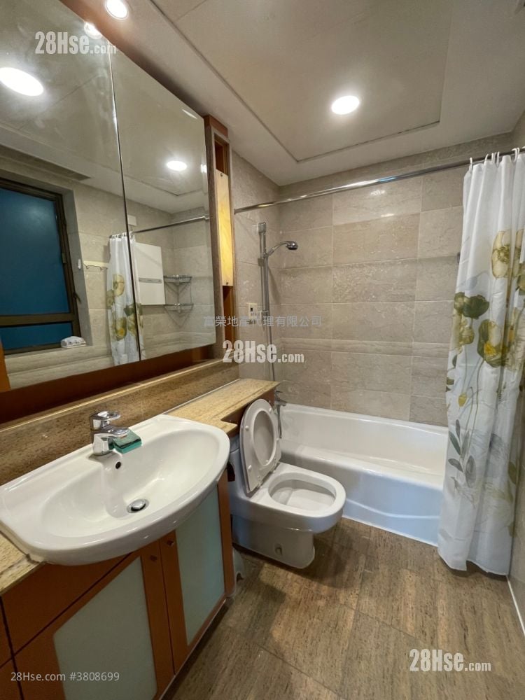 Royal Peninsula Sell 2 Bedrooms , 1 Bathroom 563 ft²