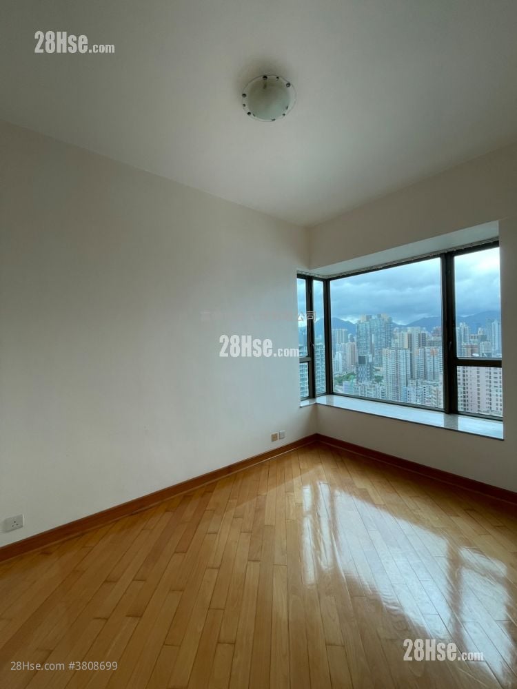 Royal Peninsula Sell 2 Bedrooms , 1 Bathroom 563 ft²