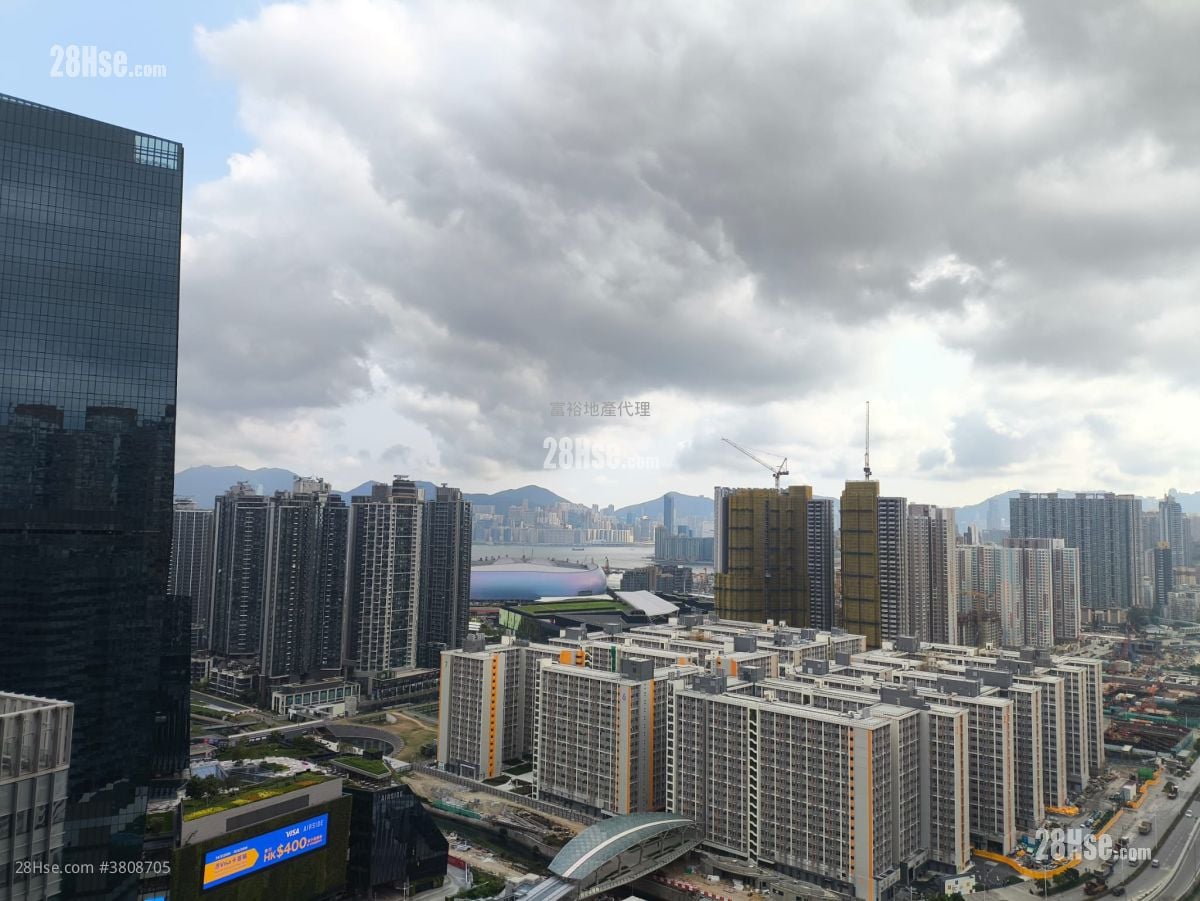 The Latitude Rental 4 Bedrooms , 2 Bathrooms 1,037 ft²