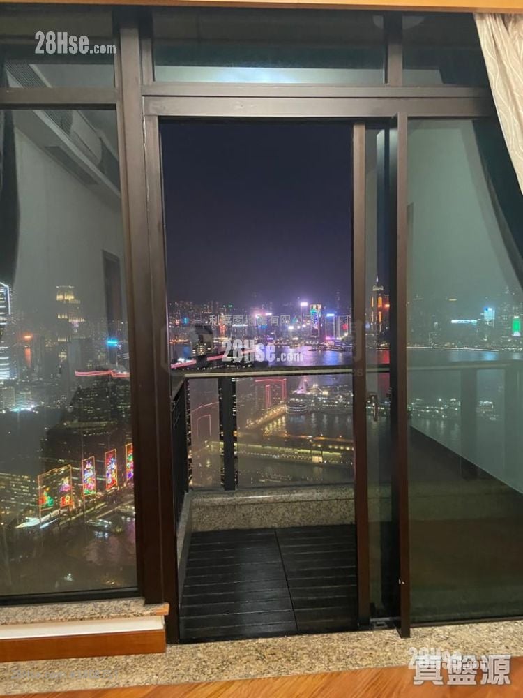 The Arch Sell 3 Bedrooms , 2 Bathrooms 1,017 ft²