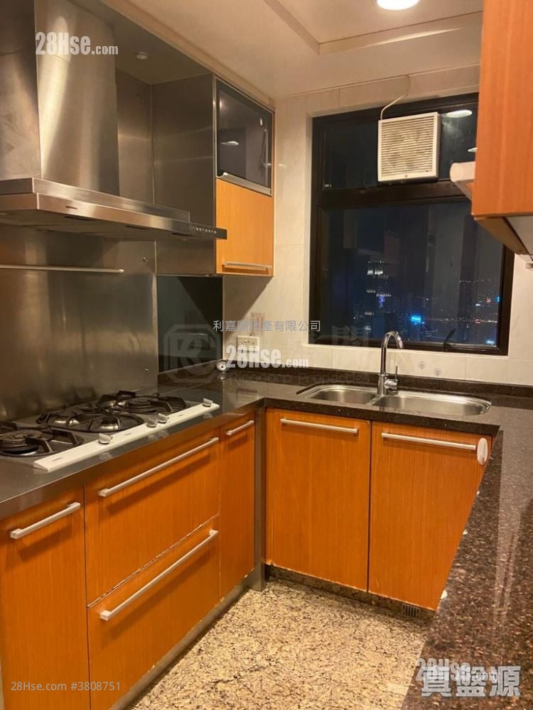 The Arch Sell 3 Bedrooms , 2 Bathrooms 1,017 ft²