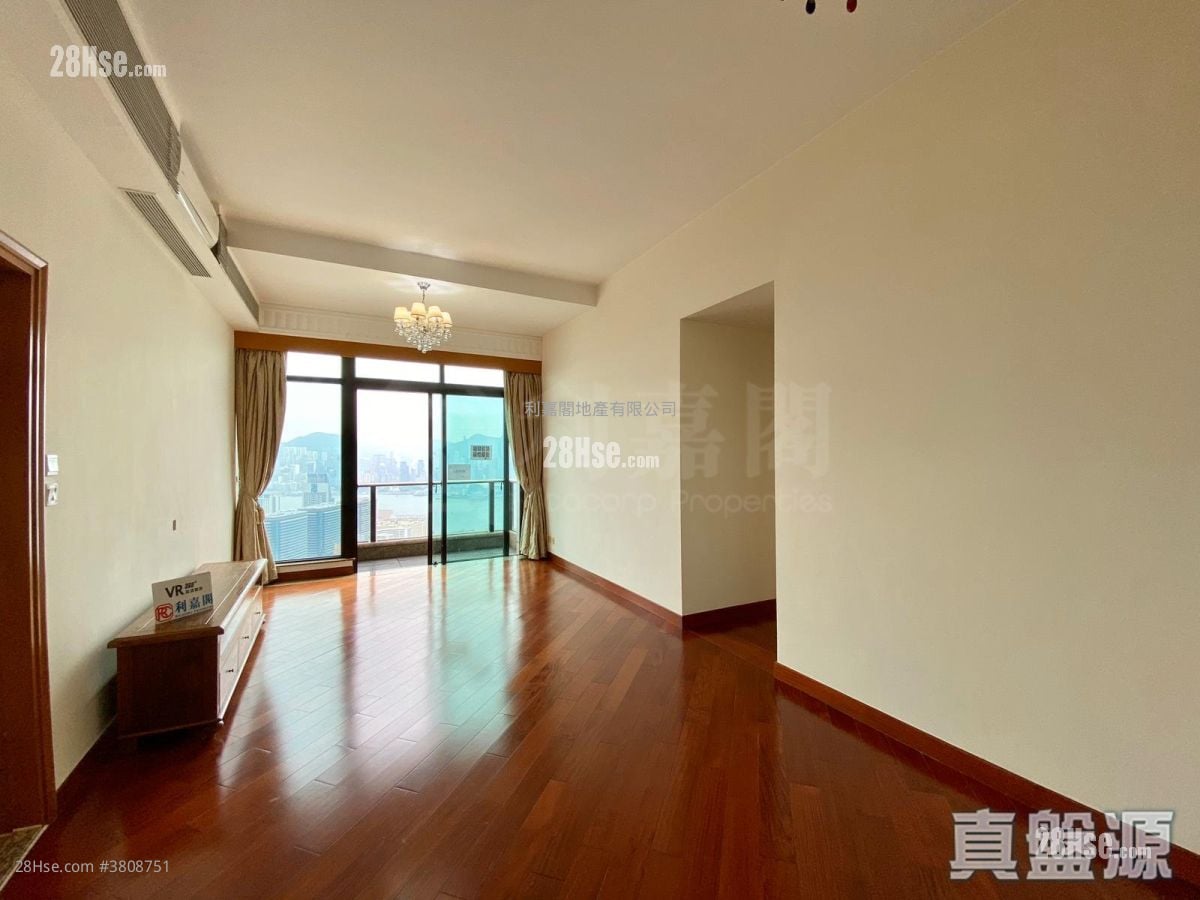 The Arch Sell 3 Bedrooms , 2 Bathrooms 1,017 ft²