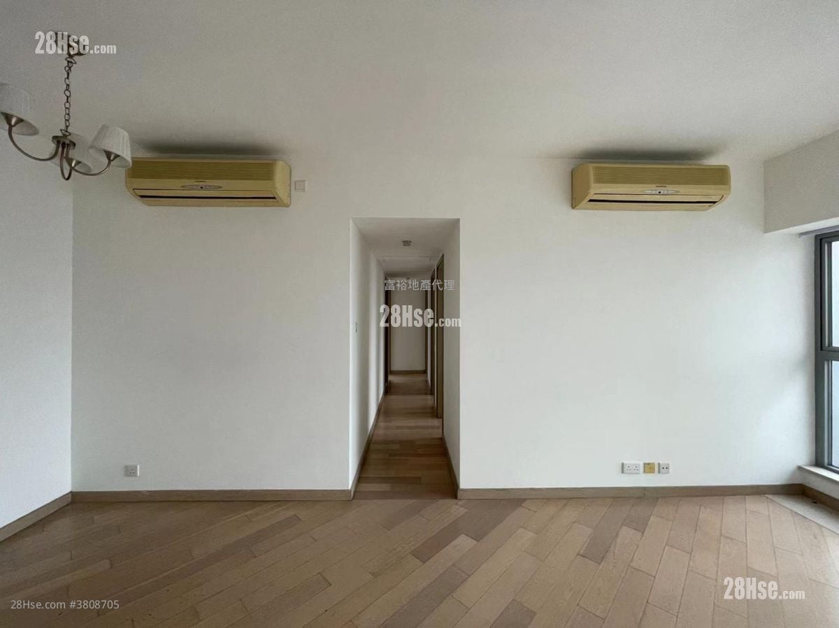 The Latitude Rental 4 Bedrooms , 2 Bathrooms 1,037 ft²