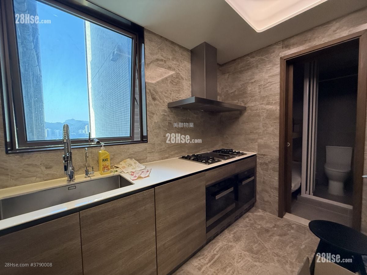 LP10 售盘 4 房 1,204 平方尺