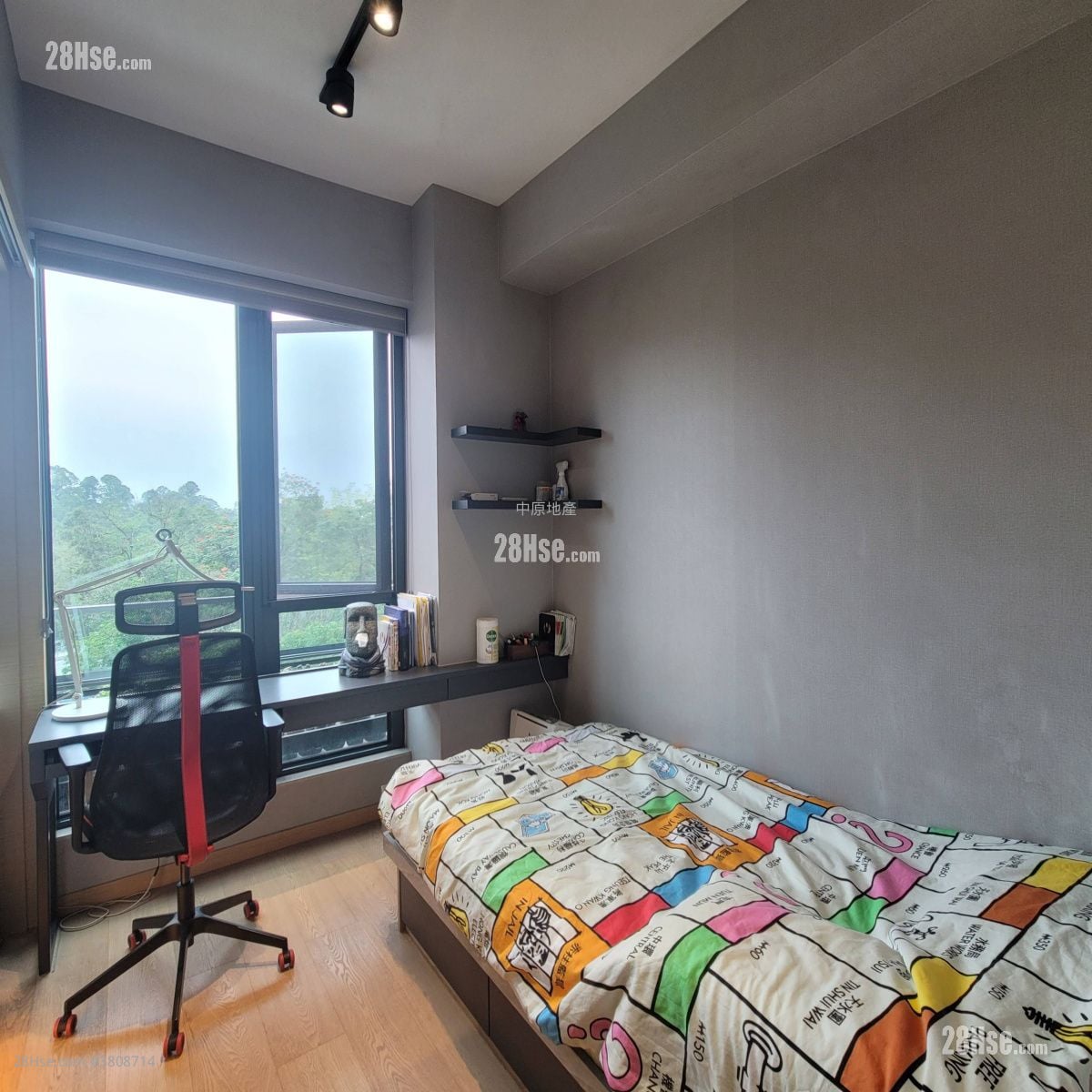 The Entrance Sell 3 Bedrooms , 2 Bathrooms 879 ft²