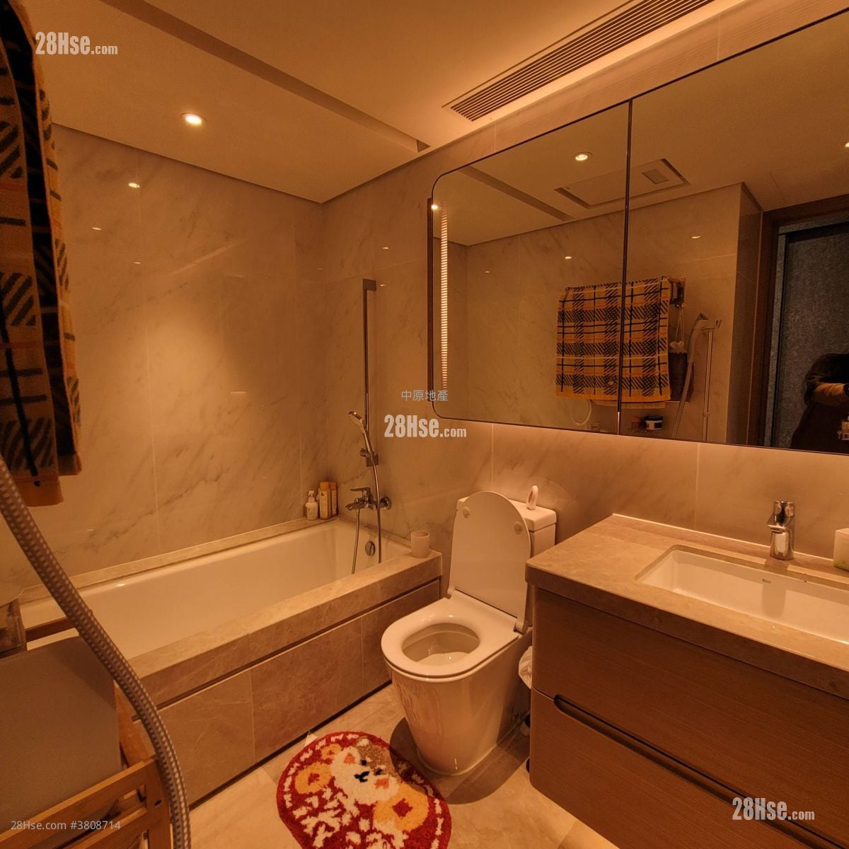 The Entrance Sell 3 Bedrooms , 2 Bathrooms 879 ft²