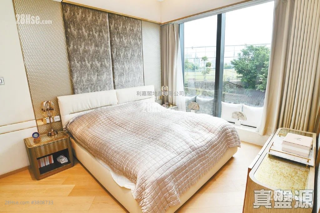 Ultima Sell 4 Bedrooms 1,363 ft²