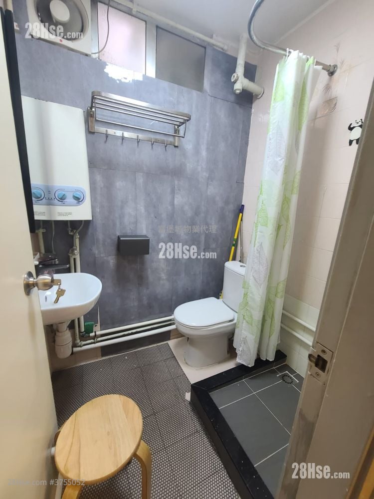 Kwong Lam Court Sell 2 Bedrooms , 1 Bathroom 376 ft²