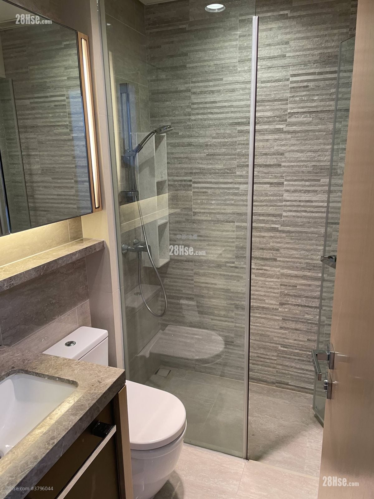 Eight Regency Sell 1 Bedroom , 1 Bathroom 354 ft²