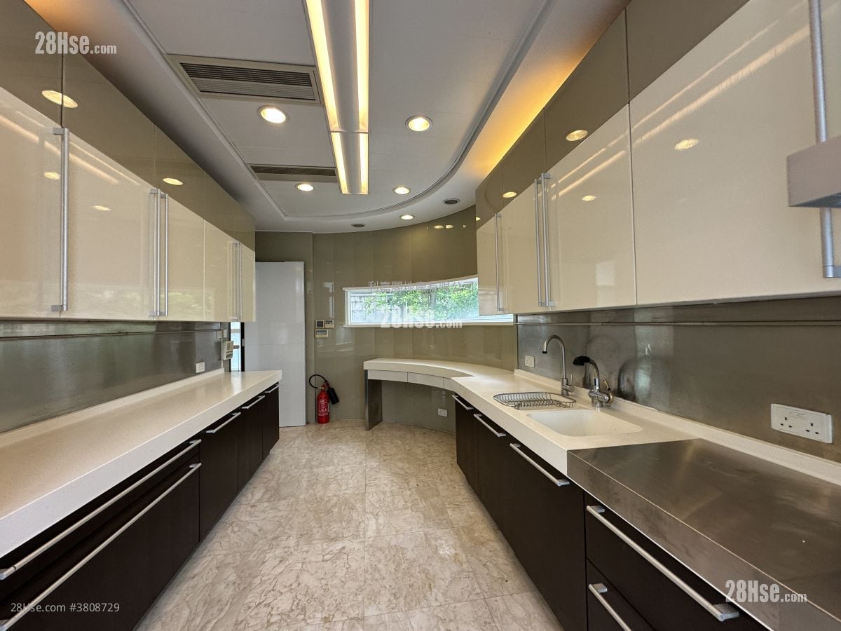 The Great Hill Sell 4 Bedrooms , 4 Bathrooms 3,197 ft²