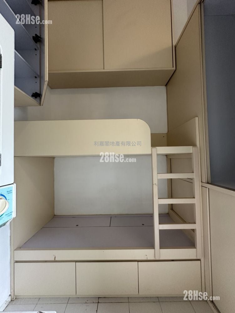 The Great Hill Sell 4 Bedrooms , 4 Bathrooms 3,197 ft²