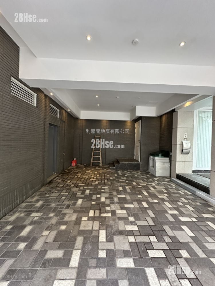 The Great Hill Sell 4 Bedrooms , 4 Bathrooms 3,197 ft²