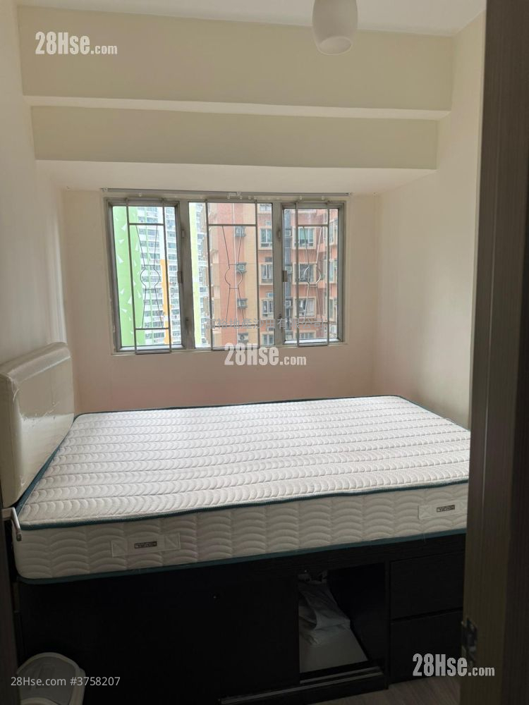 Golden Lion Garden Rental 1 Bedroom , 1 Bathroom 260 ft²