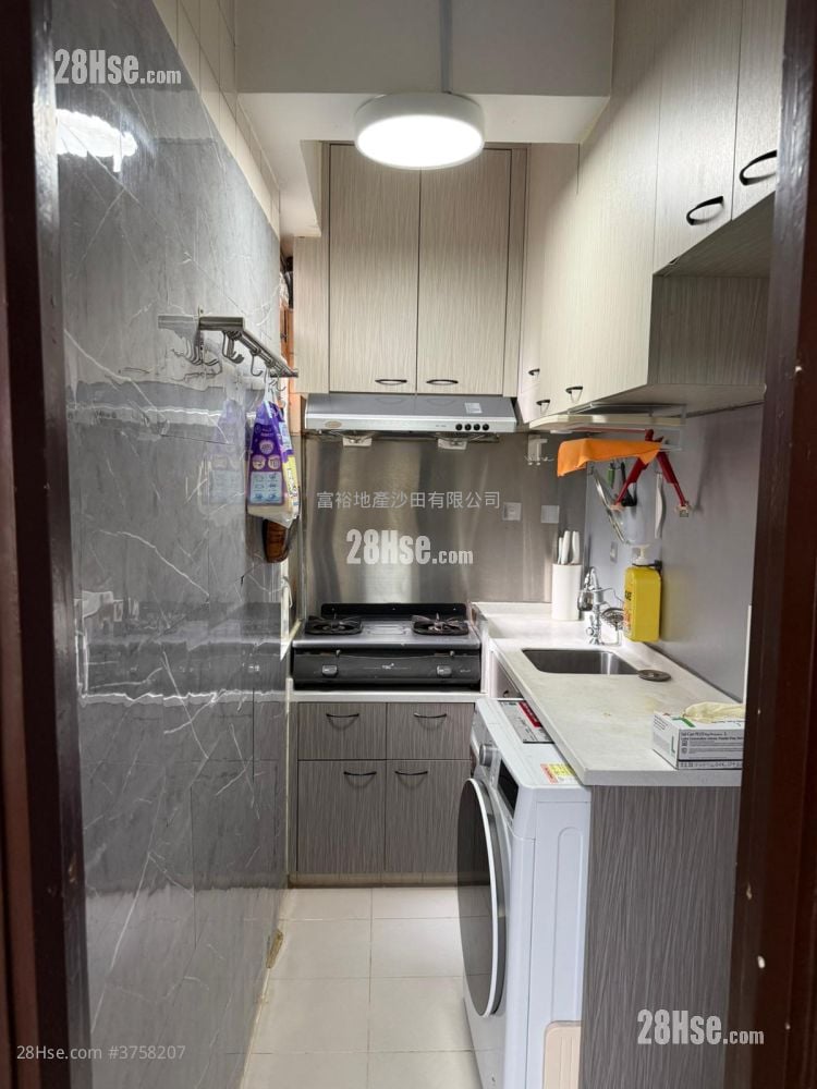 Golden Lion Garden Rental 1 Bedroom , 1 Bathroom 260 ft²