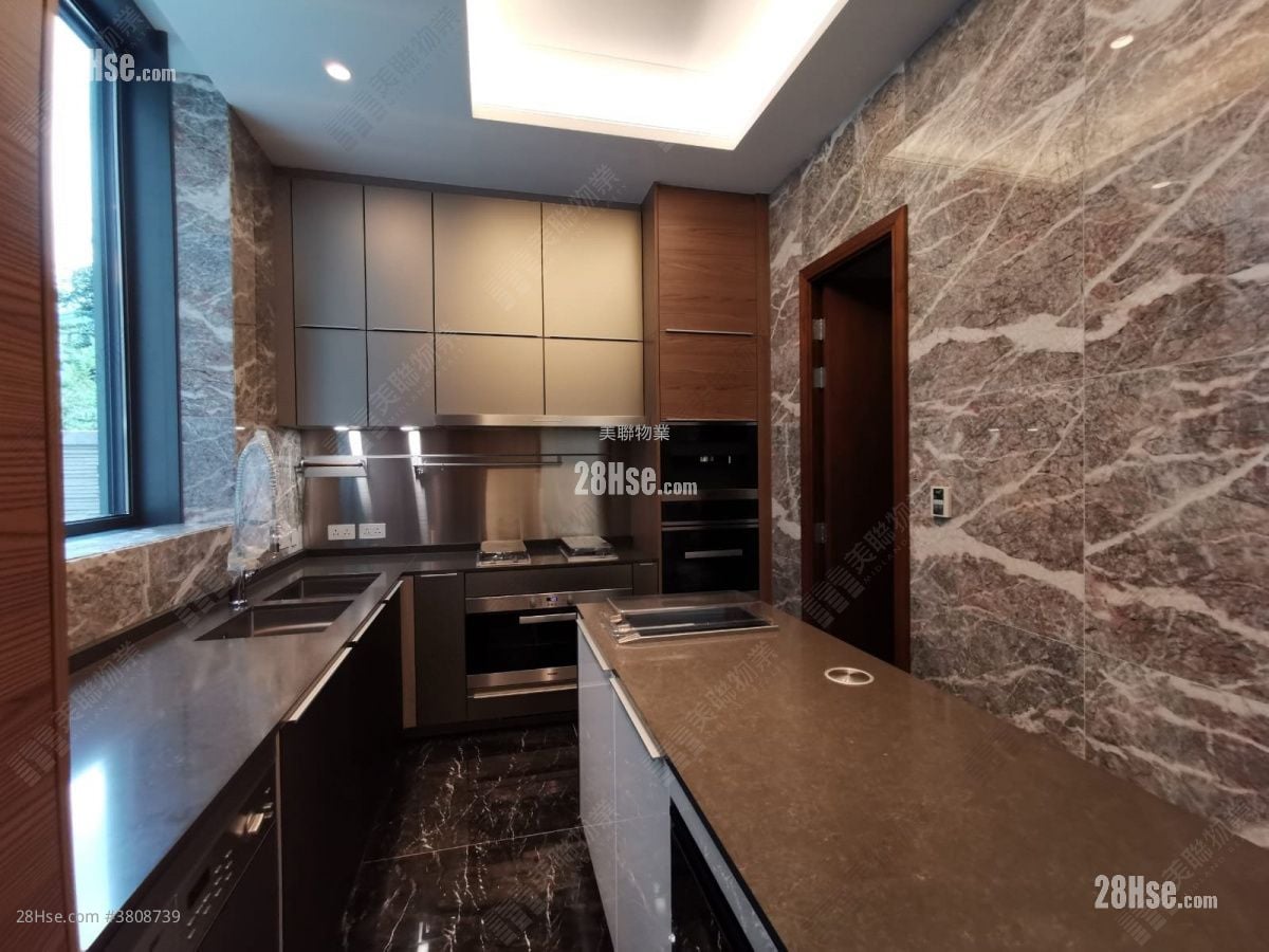 骏岭荟 租盘 5+ 房 , 4 浴室 3,043 平方尺