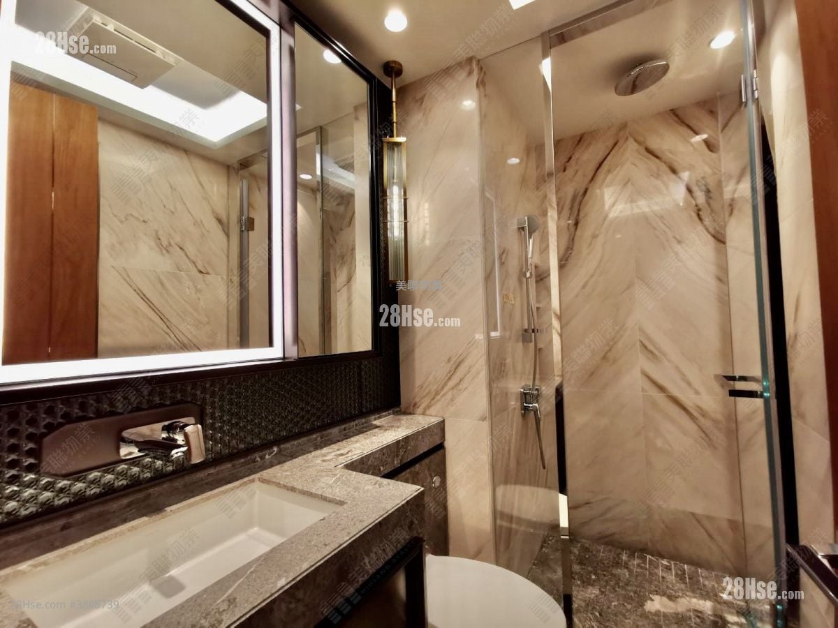 骏岭荟 租盘 5+ 房 , 4 浴室 3,043 平方尺