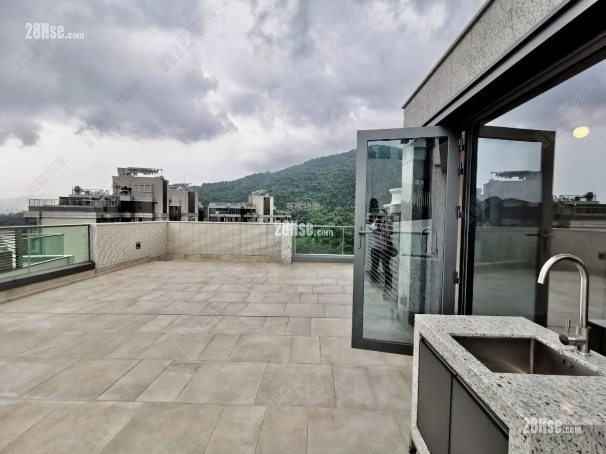 骏岭荟 租盘 5+ 房 , 4 浴室 3,043 平方尺