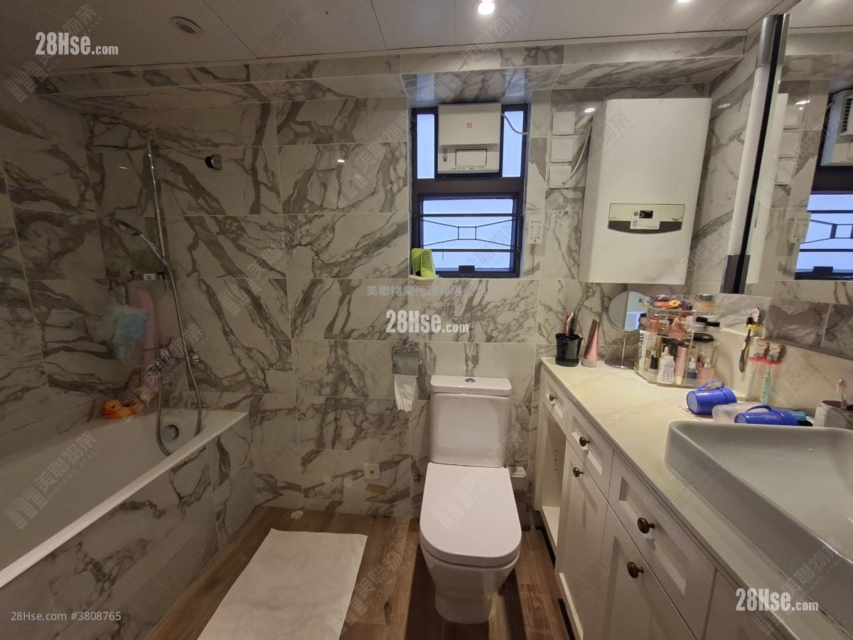 碧华花园 售盘 3 房 , 2 浴室 1,211 平方尺