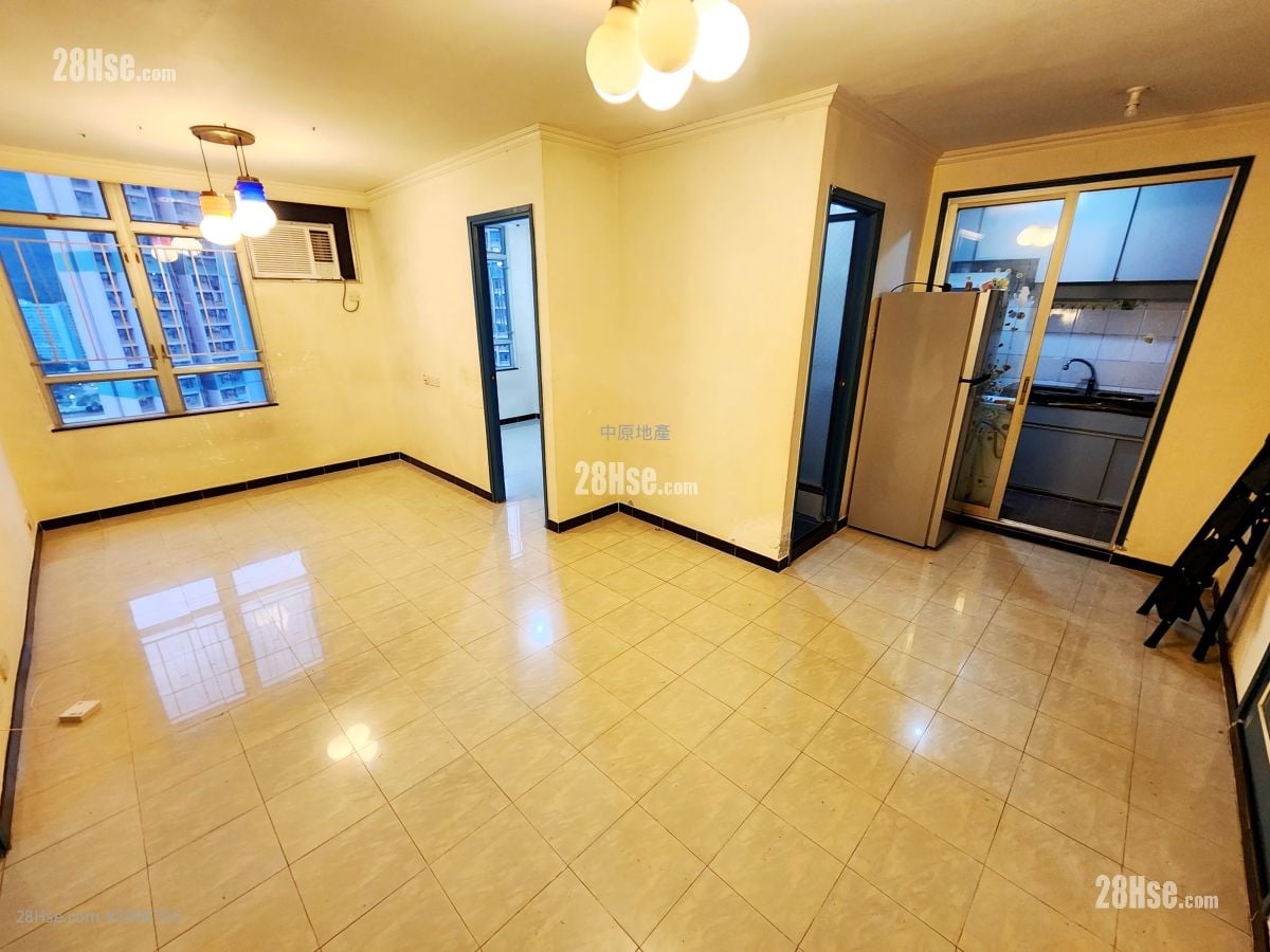 Kam Fung Court Sell 2 Bedrooms , 1 Bathroom 536 ft²