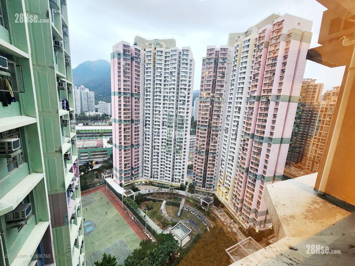 Kam Fung Court Sell 2 Bedrooms , 1 Bathroom 536 ft²